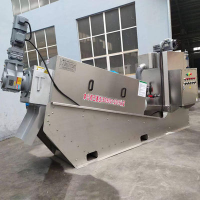 ブタおよび鶏の肥料の手回し締め機は排水に機械で造る統合されて泥をつける