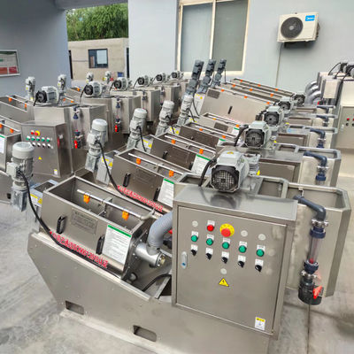 ブタおよび鶏の肥料の手回し締め機は排水に機械で造る統合されて泥をつける