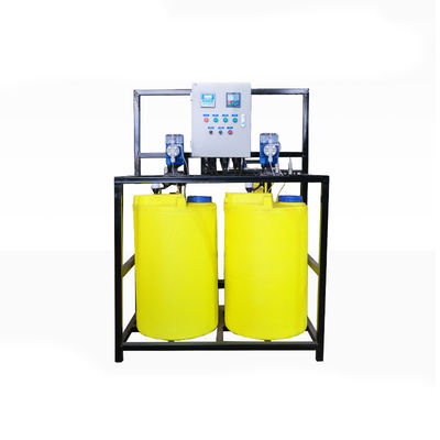 統合された縦型 PE 自動薬液注入システム 500L/H