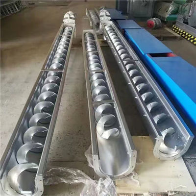 カスタマイズ可能な炭素鋼ねじベルト・コンベヤーUのタイプ乾燥した粉の送り装置7mの長さ