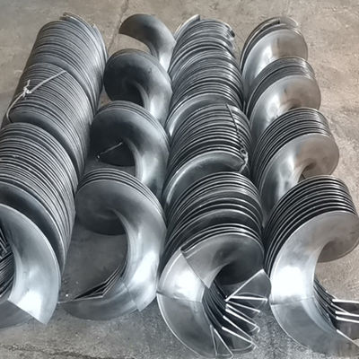 カスタマイズ可能な炭素鋼ねじベルト・コンベヤーUのタイプ乾燥した粉の送り装置7mの長さ