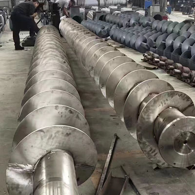 1~25Meterはサイロのセメントのためのステンレス鋼ねじオーガーのコンベヤーを傾斜させた