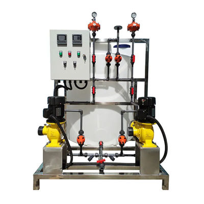 統合された縦型 PE 自動薬液注入システム 500L/H