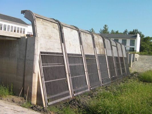 水保護川のポンプ場に使用する機械棒スクリーン