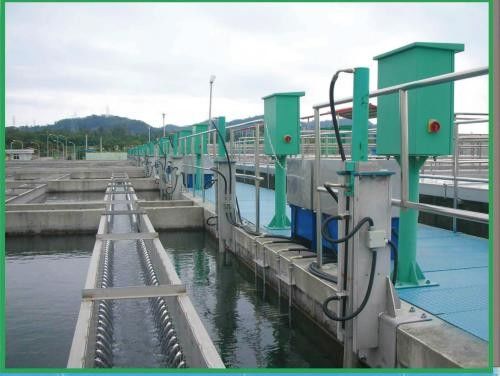 正方形の廃水のプールに使用する最下のスクレーパーを交換する