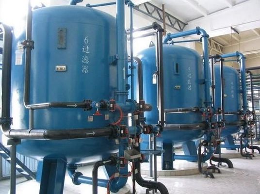 化学排水処理タンク、青い排水処理装置