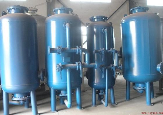 化学排水処理タンク、青い排水処理装置