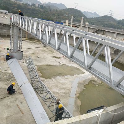 二次沈降タンクが付いている半分橋沈積物スクレーパー システム